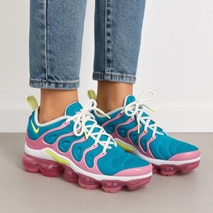 Nike Women's Sneakers in Teal and Pink